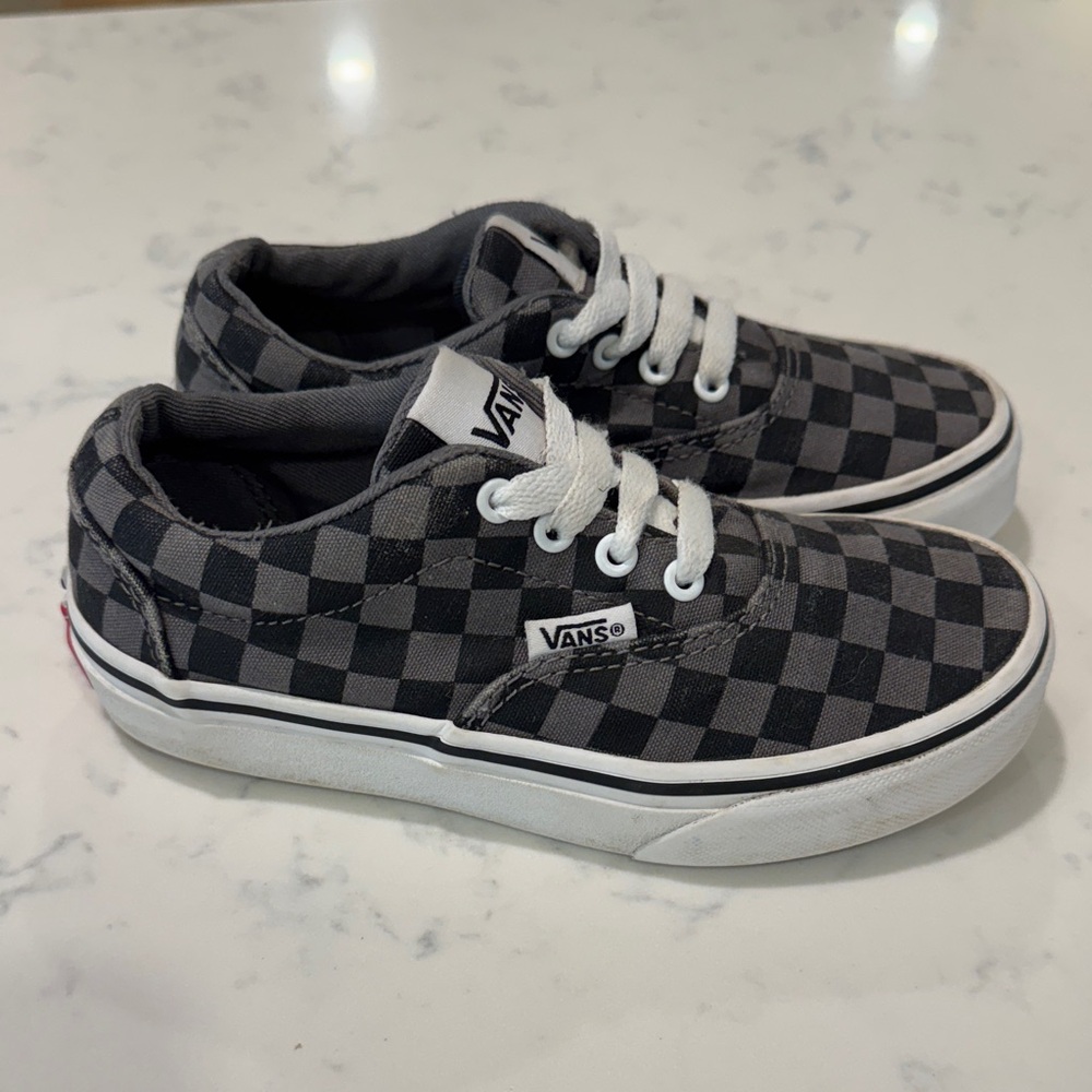 VANS Boys Checkerboard Black Grey Whitw Low Top Sneakers Retro Classic SIZE 12